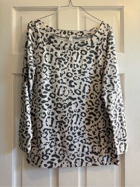 Women's Black and Cream Leopard Print Long Sleeve Top